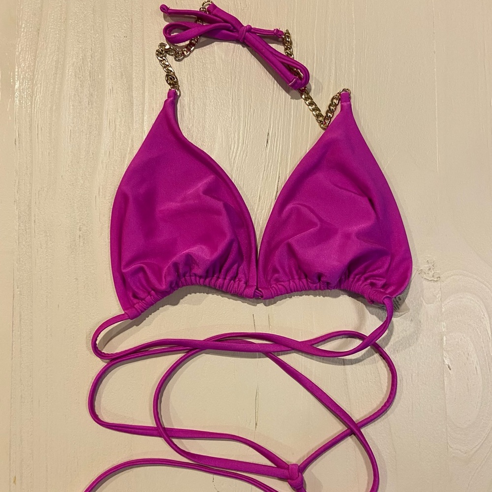 BEACH BUNNY BROOKLYN TRIANGLE TOP-DESTINY..